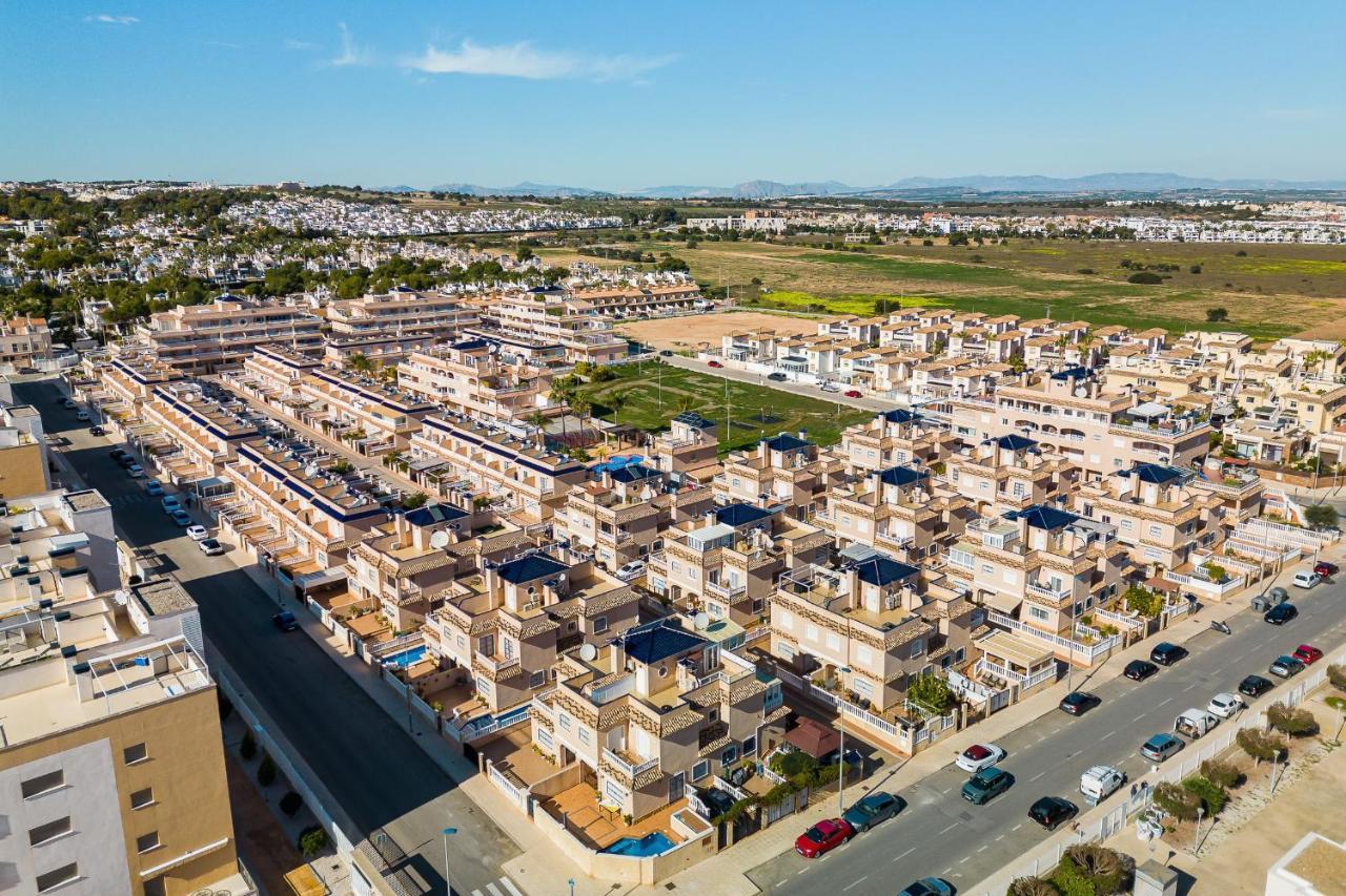 Bungalow La Zenia Cerca De La Playa Orihuela Exterior foto