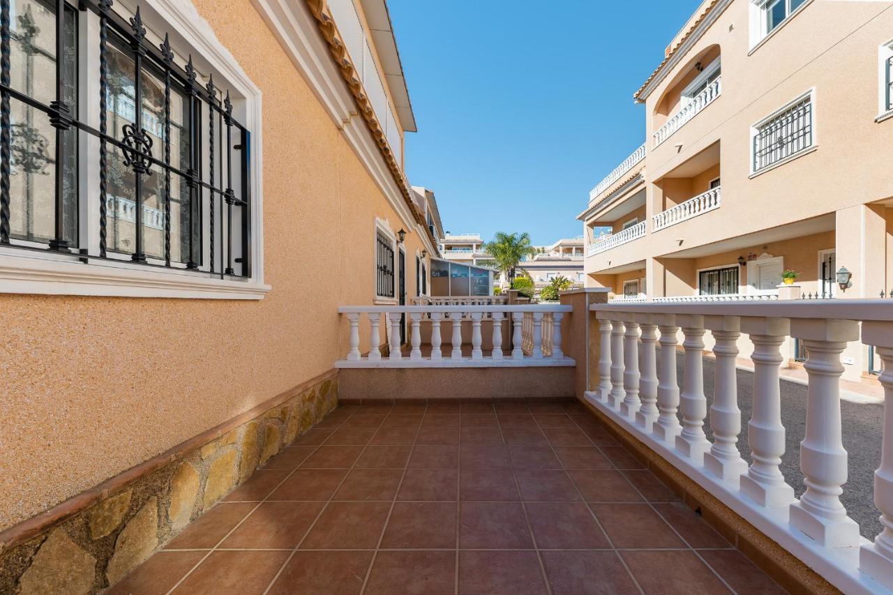 Bungalow La Zenia Cerca De La Playa Orihuela Exterior foto